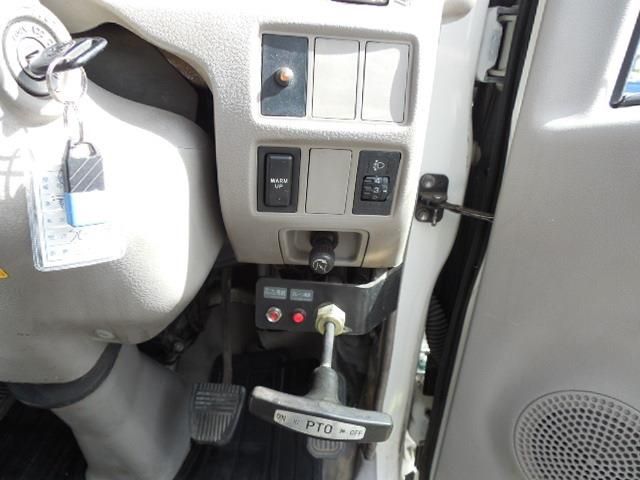 HINO DUTRO 2007 Image 31