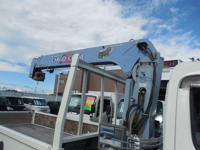 HINO DUTRO 2007 Image 31