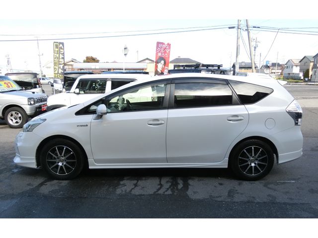 TOYOTA PRIUS ALPHA 2013 Image 31