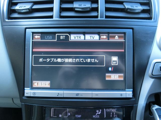 TOYOTA PRIUS ALPHA 2013 Image 31