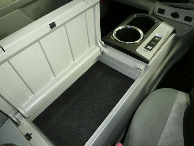 TOYOTA PRIUS ALPHA 2013 Image 31