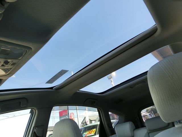 TOYOTA PRIUS ALPHA 2013 Image 31