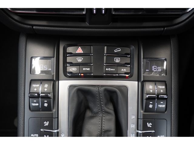 PORSCHE MACAN 2020 Image 31