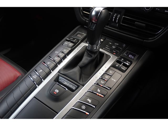 PORSCHE MACAN 2020 Image 31
