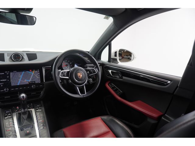 PORSCHE MACAN 2020 Image 31