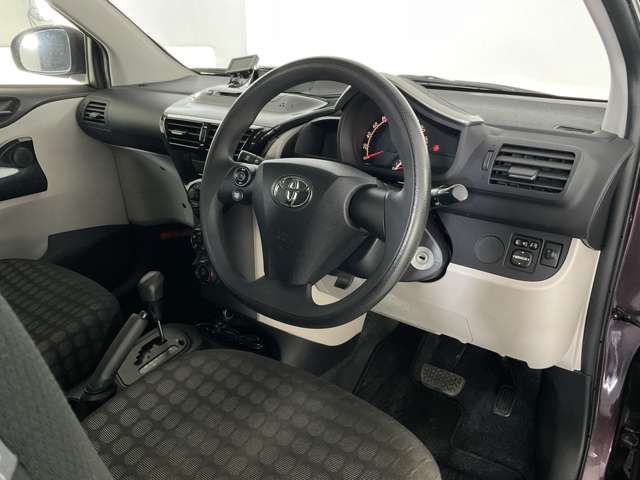 TOYOTA IQ 2012 Image 31