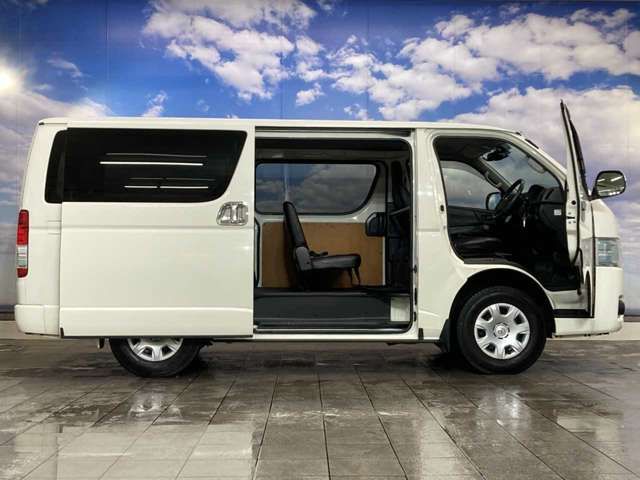 TOYOTA HIACE VAN 4WD 2017 Image 31