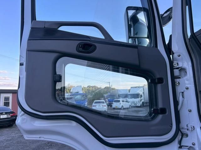 MITSUBISHI FUSOU SUPER GREAT 2024 Image 31