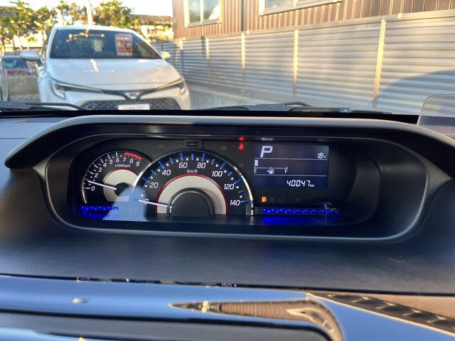 SUZUKI WAGON R STINGRAY 2018 Image 31