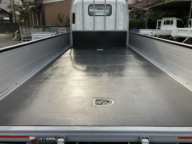 ISUZU ELF 2020 Image 31