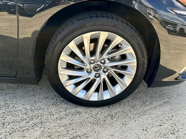 TOYOTA LEXUS ES300H 2023 Image 31