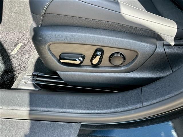 TOYOTA LEXUS ES300H 2023 Image 31