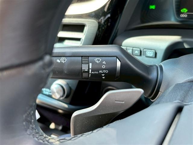 TOYOTA LEXUS ES300H 2023 Image 31