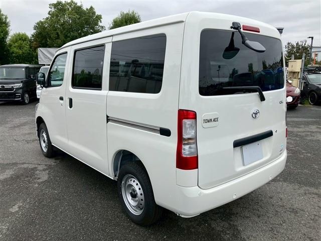 TOYOTA TOWNACE VAN 4WD 2025 Image 31