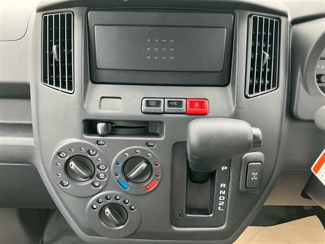 TOYOTA TOWNACE VAN 4WD 2025 Image 31