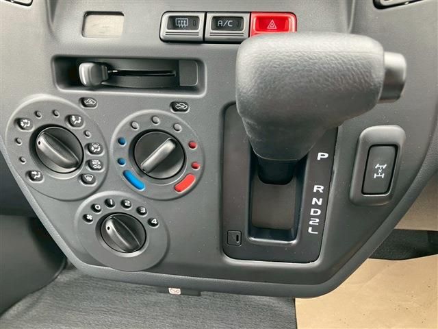 TOYOTA TOWNACE VAN 4WD 2025 Image 31