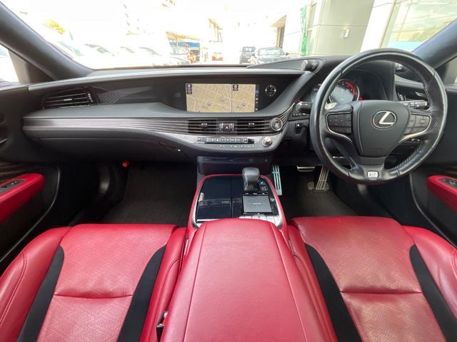 TOYOTA LEXUS LS500 2018 Image 31