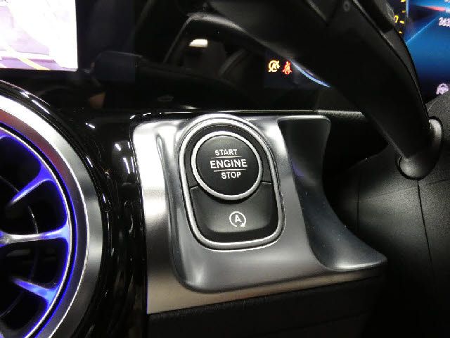 MERCEDES BENZ GLB 2020 Image 31