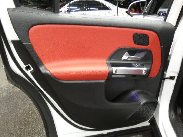 MERCEDES BENZ GLB 2020 Image 31