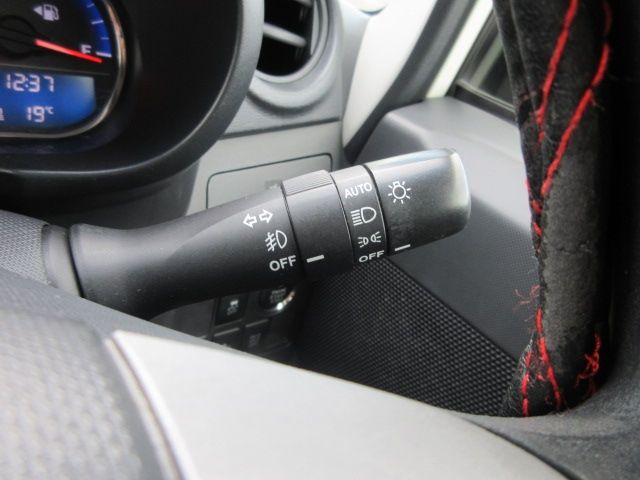 DAIHATSU MOVE CUSTOM 2013 Image 31