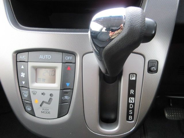 DAIHATSU MOVE CUSTOM 2013 Image 31