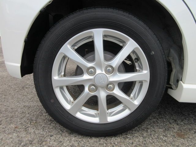 DAIHATSU MOVE CUSTOM 2013 Image 31