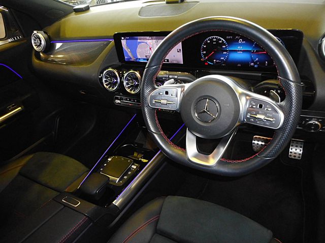 MERCEDES BENZ GLA CL 2021 Image 31