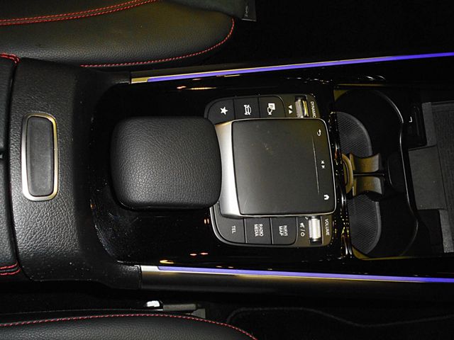 MERCEDES BENZ GLA CL 2021 Image 31