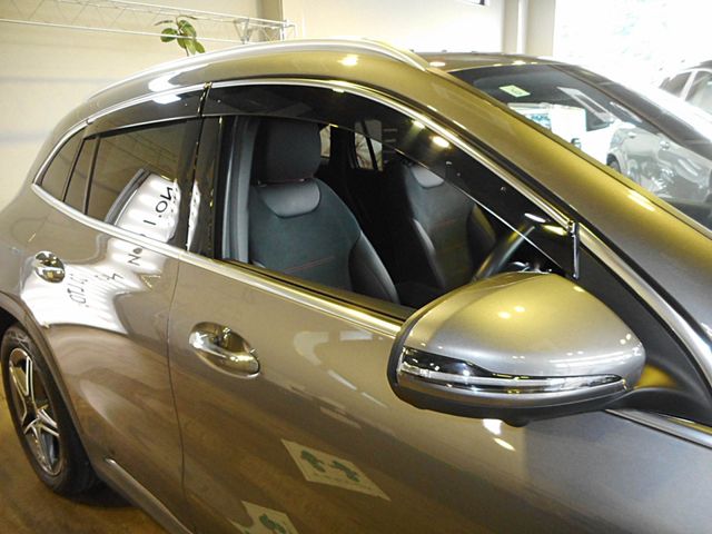 MERCEDES BENZ GLA CL 2021 Image 31