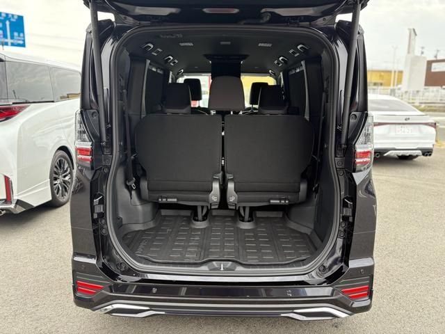 TOYOTA VOXY HYBRID 2024 Image 31