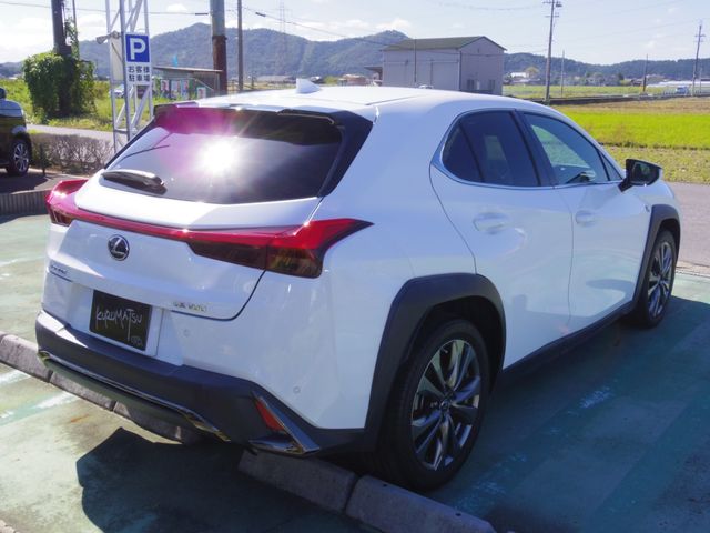 TOYOTA LEXUS UX200 2018 Image 31