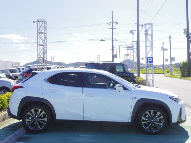 TOYOTA LEXUS UX200 2018 Image 31