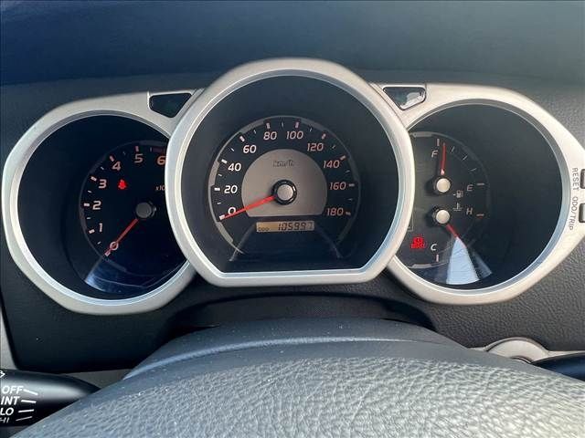 TOYOTA HILUXSURF WAGON 4WD 2004 Image 31