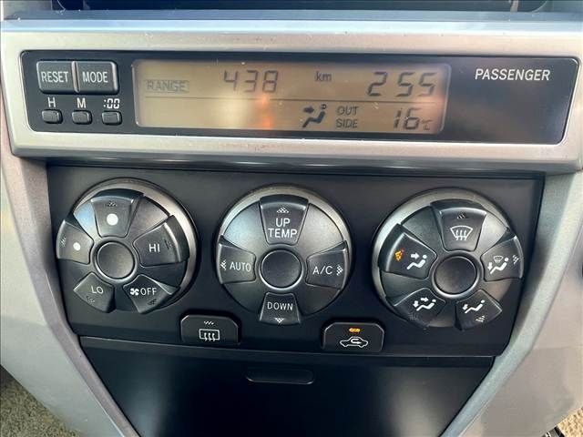 TOYOTA HILUXSURF WAGON 4WD 2004 Image 31