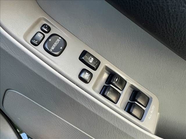 TOYOTA HILUXSURF WAGON 4WD 2004 Image 31