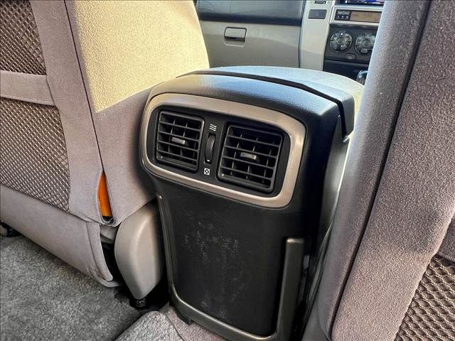 TOYOTA HILUXSURF WAGON 4WD 2004 Image 31