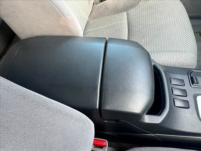 TOYOTA HILUXSURF WAGON 4WD 2004 Image 31