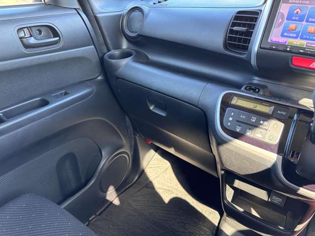 HONDA N BOX 2014 Image 31