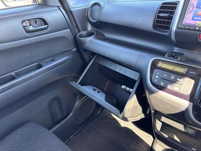 HONDA N BOX 2014 Image 31