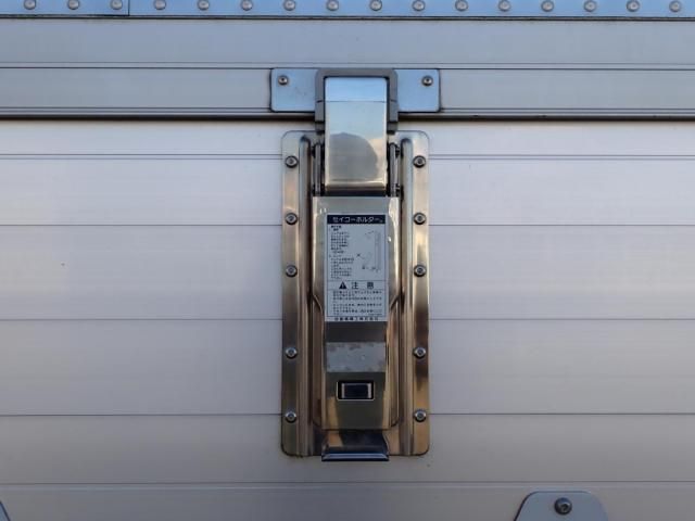 MITSUBISHI CANTER 2019 Image 31