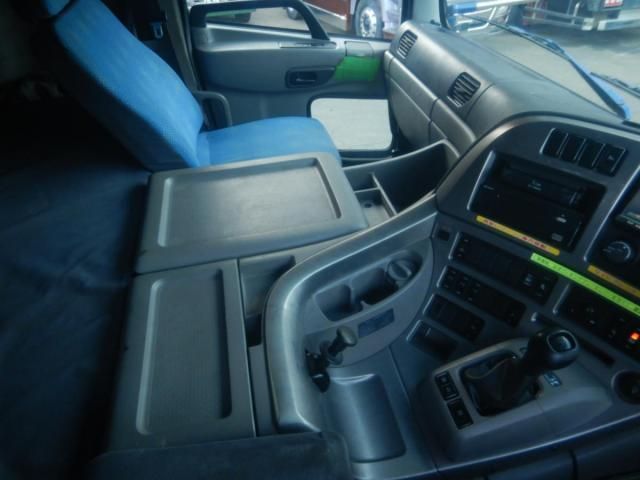 NISSAN DIESEL QUON 2006 Image 31