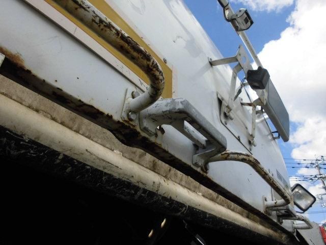 ISUZU ELF 2011 Image 31