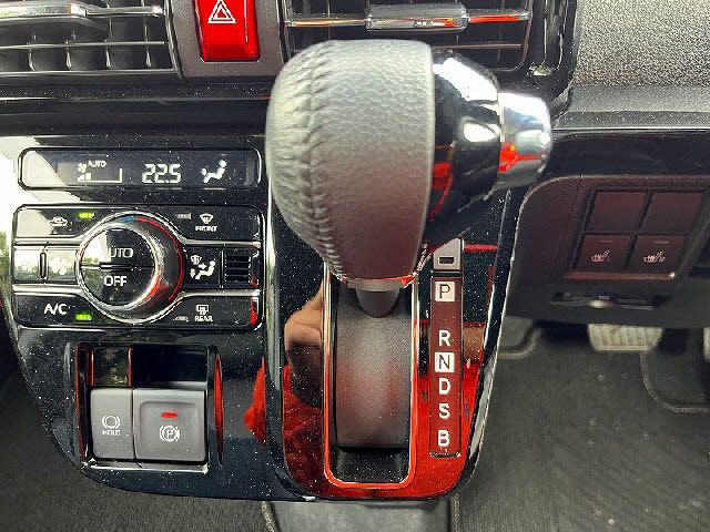 DAIHATSU TANTO CUSTOM 2023 Image 31