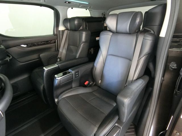 TOYOTA ALPHARD 2018 Image 31