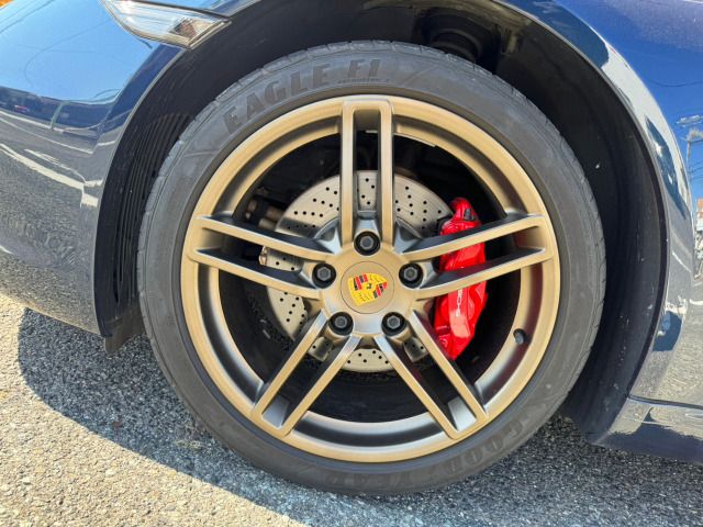 PORSCHE 911 2012 Image 31