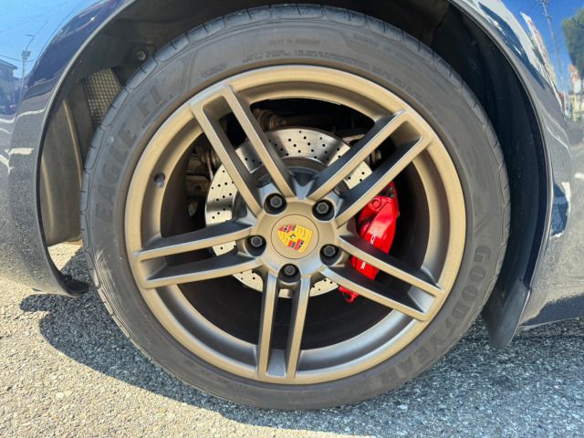 PORSCHE 911 2012 Image 31