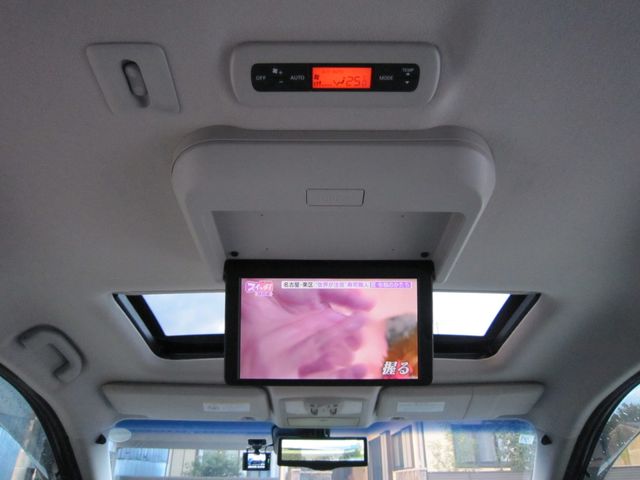 NISSAN ELGRAND 2021 Image 31