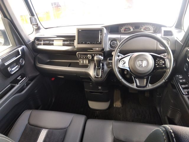 HONDA N BOX CUSTOM 4WD 2022 Image 31