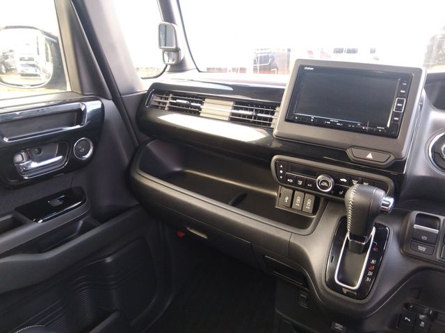 HONDA N BOX CUSTOM 4WD 2022 Image 31