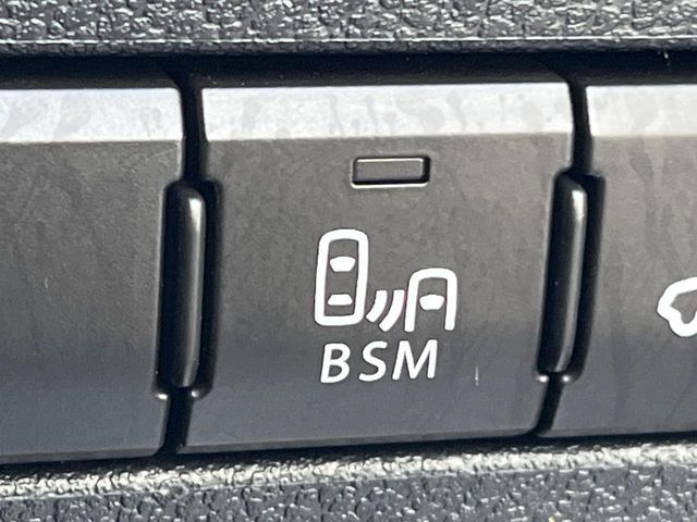 TOYOTA LEXUS NX300 2018 Image 31